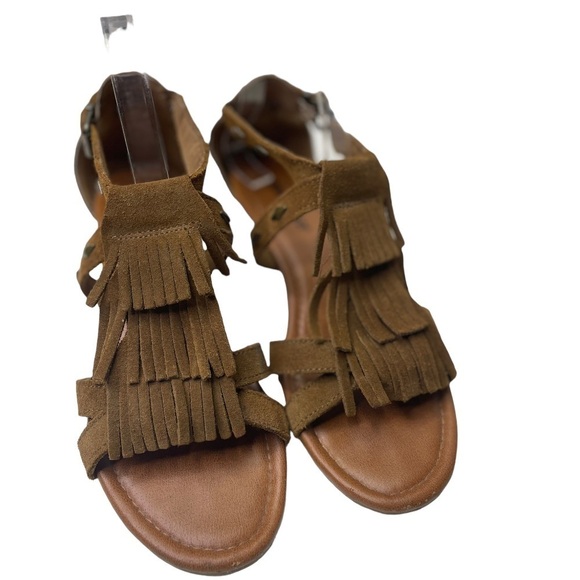 Minnetonka Women’s Brown Suede Fringe Boho Sandals - Picture 8 of 9